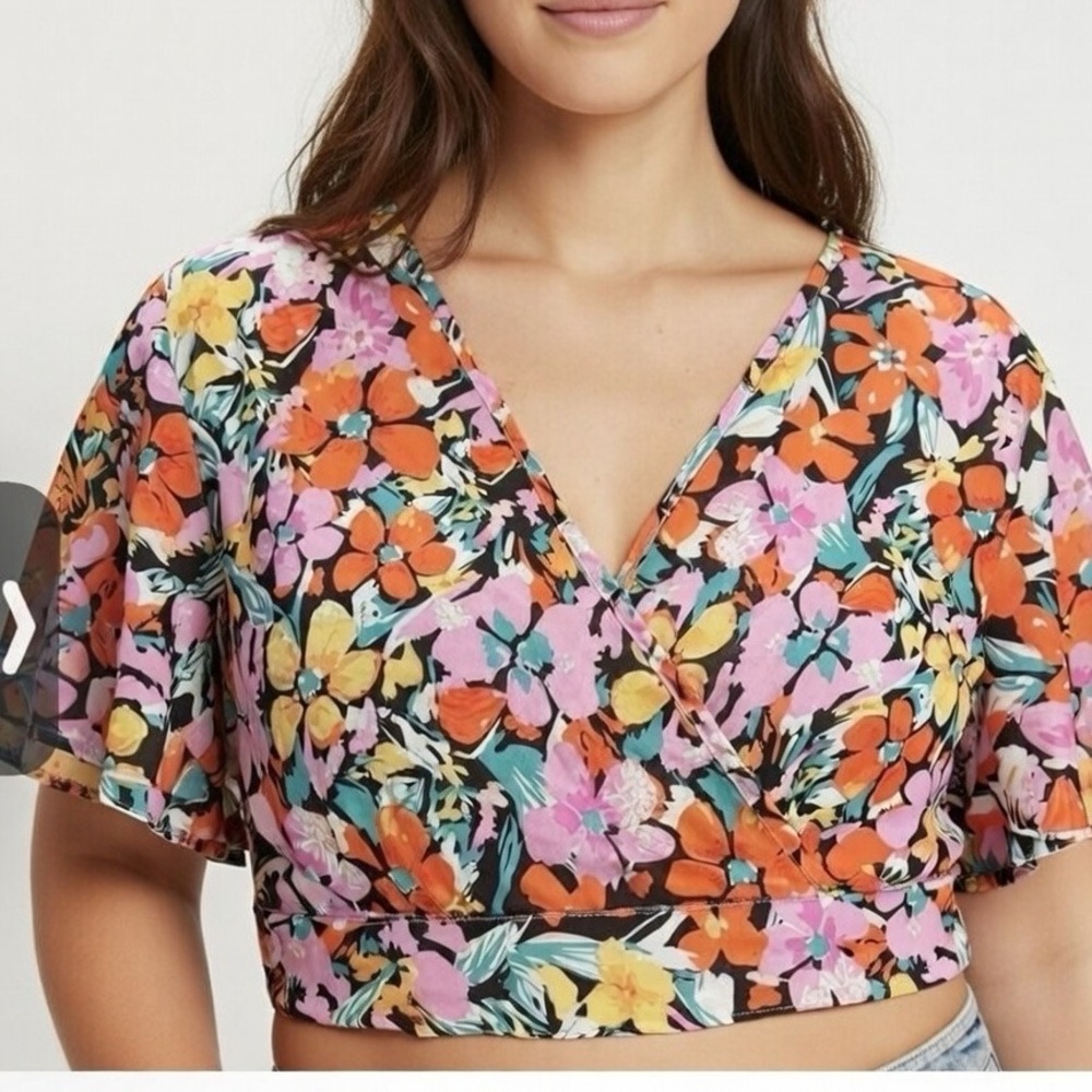 Euc sz L floral crop top
